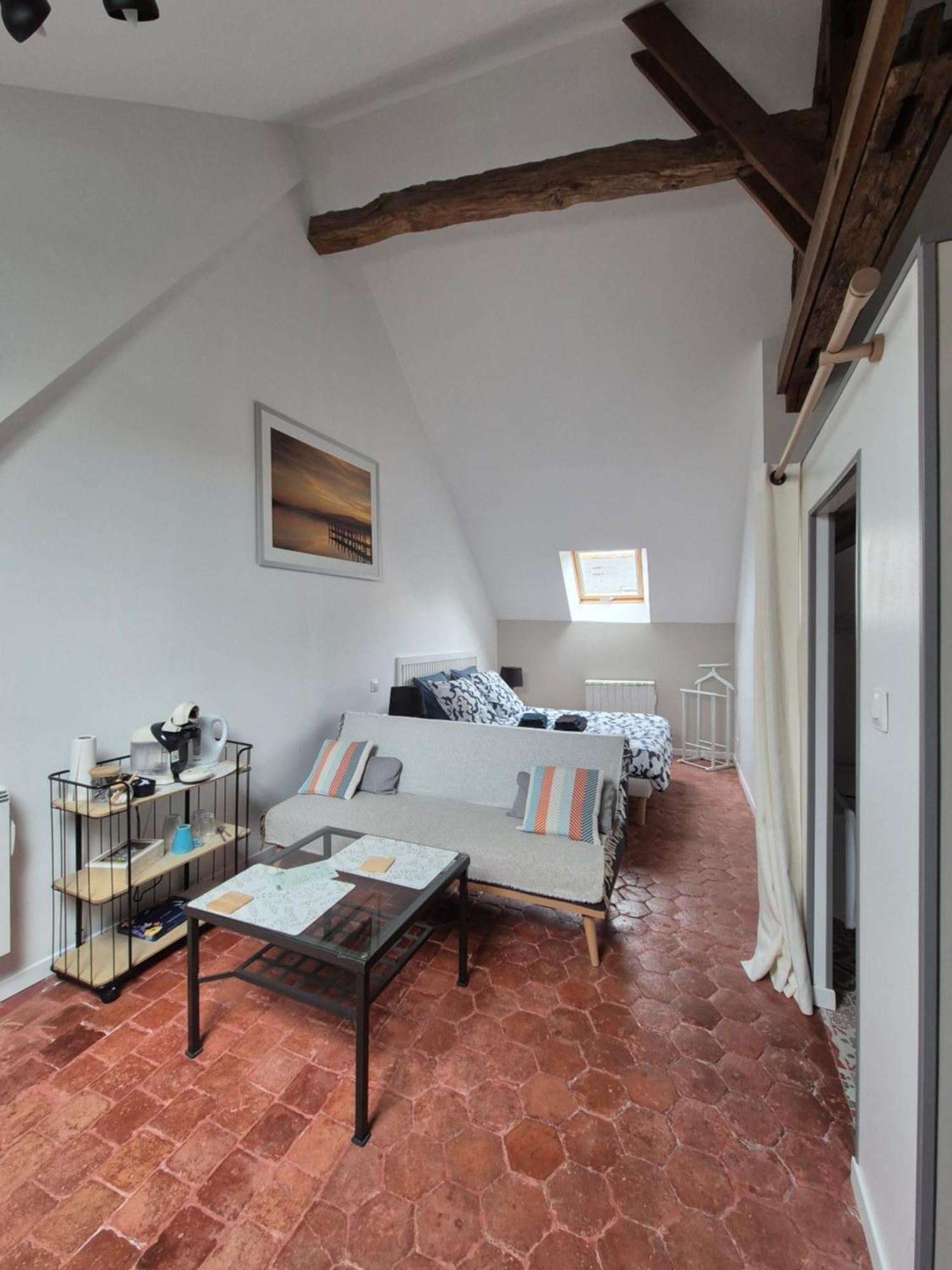 L'Eden Cache Hotell Beaune-la-Rolande Eksteriør bilde
