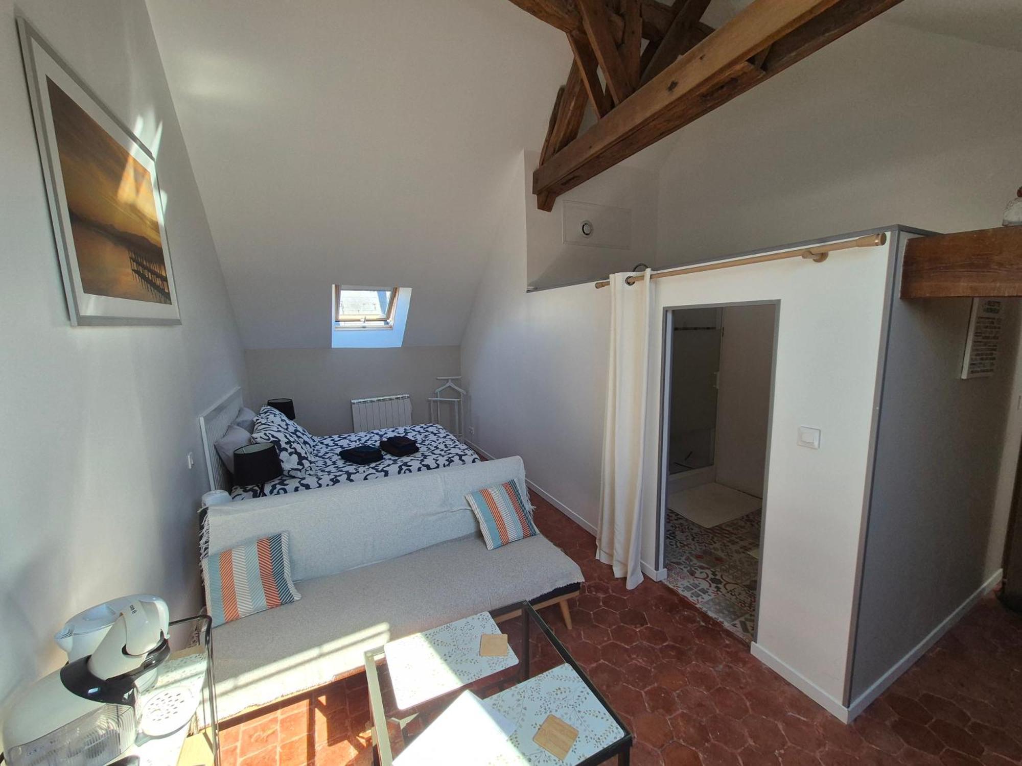 L'Eden Cache Hotell Beaune-la-Rolande Eksteriør bilde